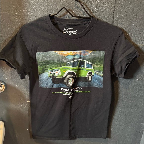 Green Ford Bronco Logo Black Short Sleeve T-Shirt - Picture 1 of 4
